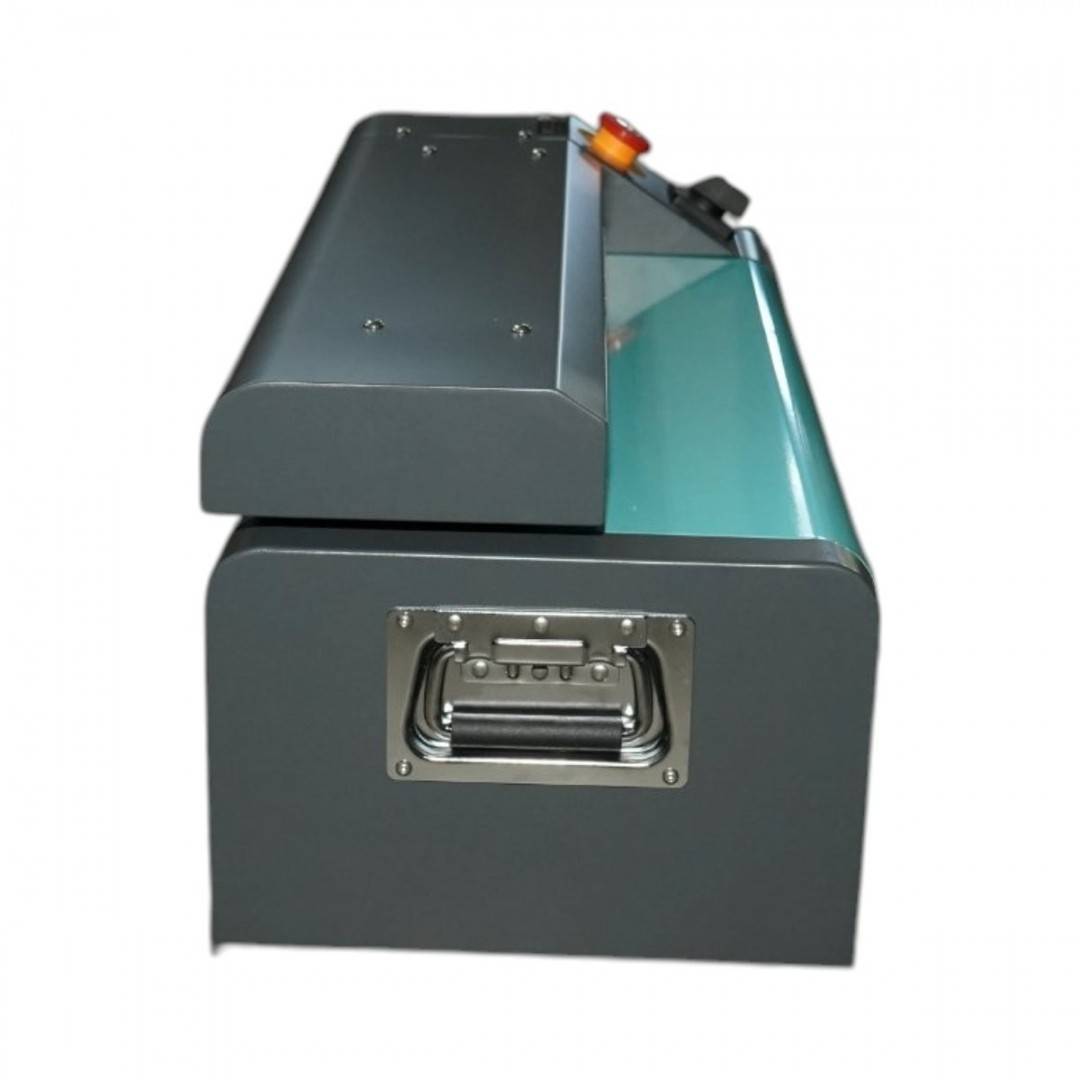 Tocator carton profesional 550mm, 400W, 220V, viteza 5m/min, grosime maxima 10mm Breckner Germany