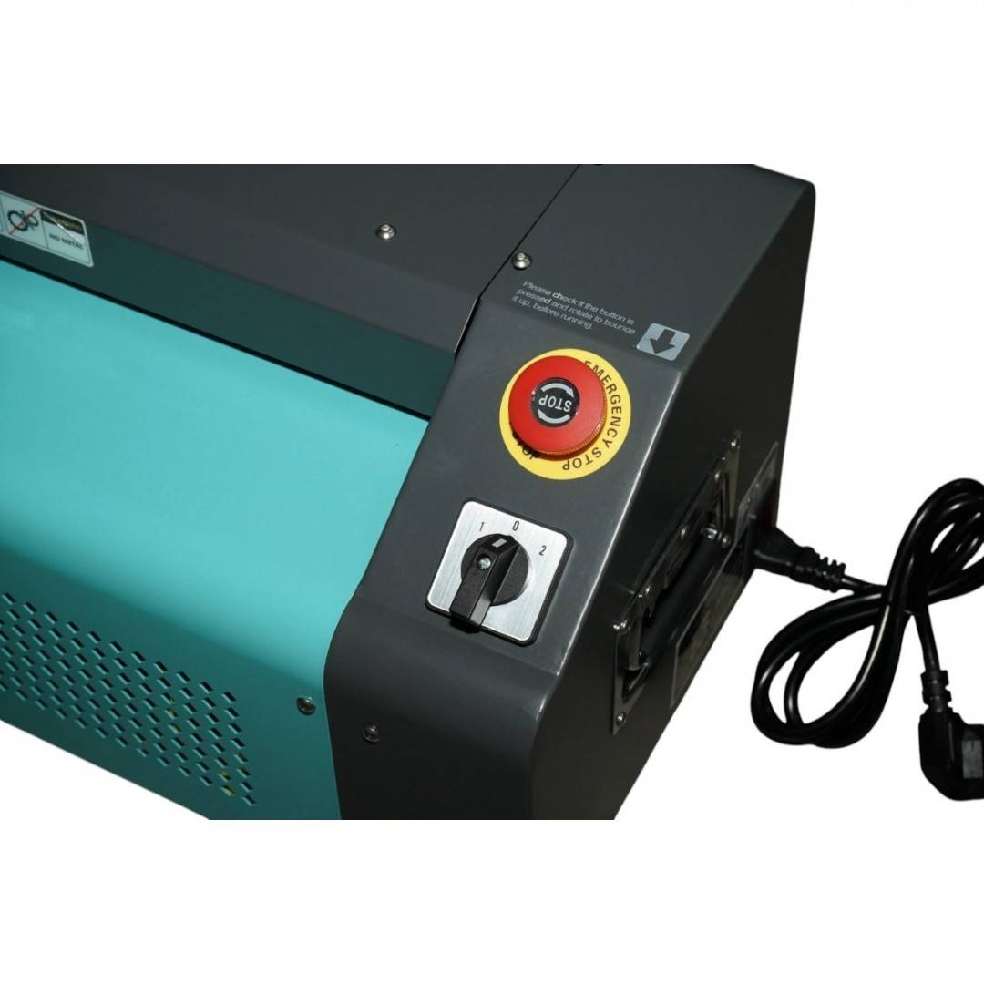 Tocator carton profesional 550mm, 400W, 220V, viteza 5m/min, grosime maxima 10mm Breckner Germany