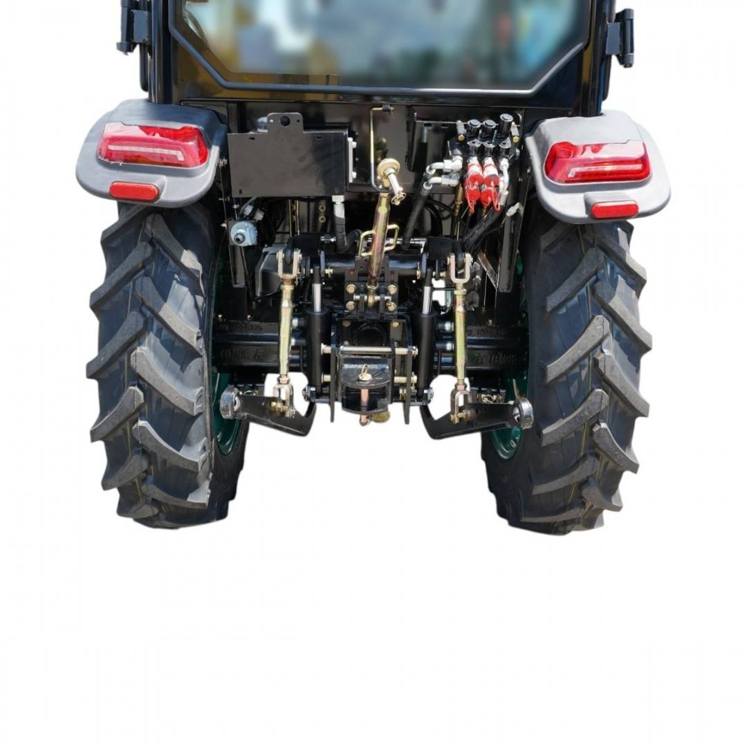 Tractor 60CP 4x4 cu cabina, motor YTO diesel, camere video, trapa KONIG 604