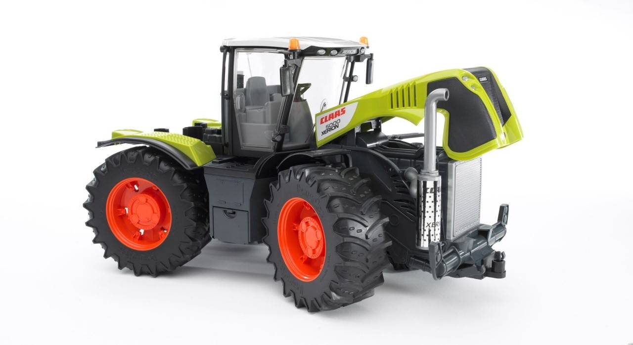 Tractor Claas Xerion 5000 - Bruder