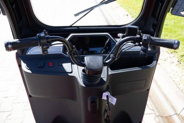 Triciclu electric KUBA OPTIMUS MAX cu cabina 1000W, Fara permis, 25 km/h,