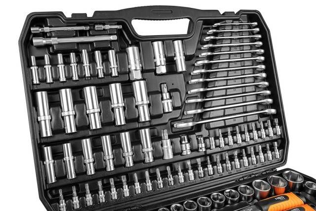 Trusa de 300 de chei 1/2, 3/8, 1/4 10-218 NEO TOOLS, 25 ani GARANTIE