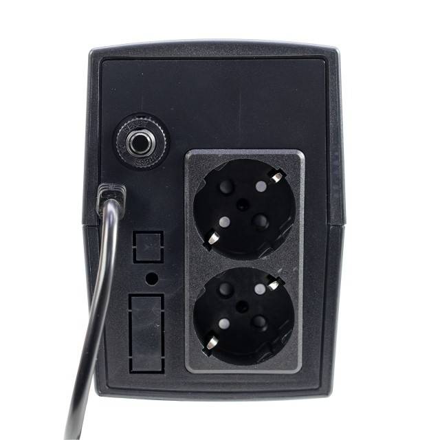 UPS PNI SafePC E650VA, putere 390W, 1.8A, iesire 2 x 230V, ecran LCD acumulator 7.2A inclus